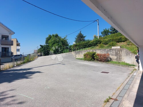 Zagreb, Sv. Duh, poslovni prostor