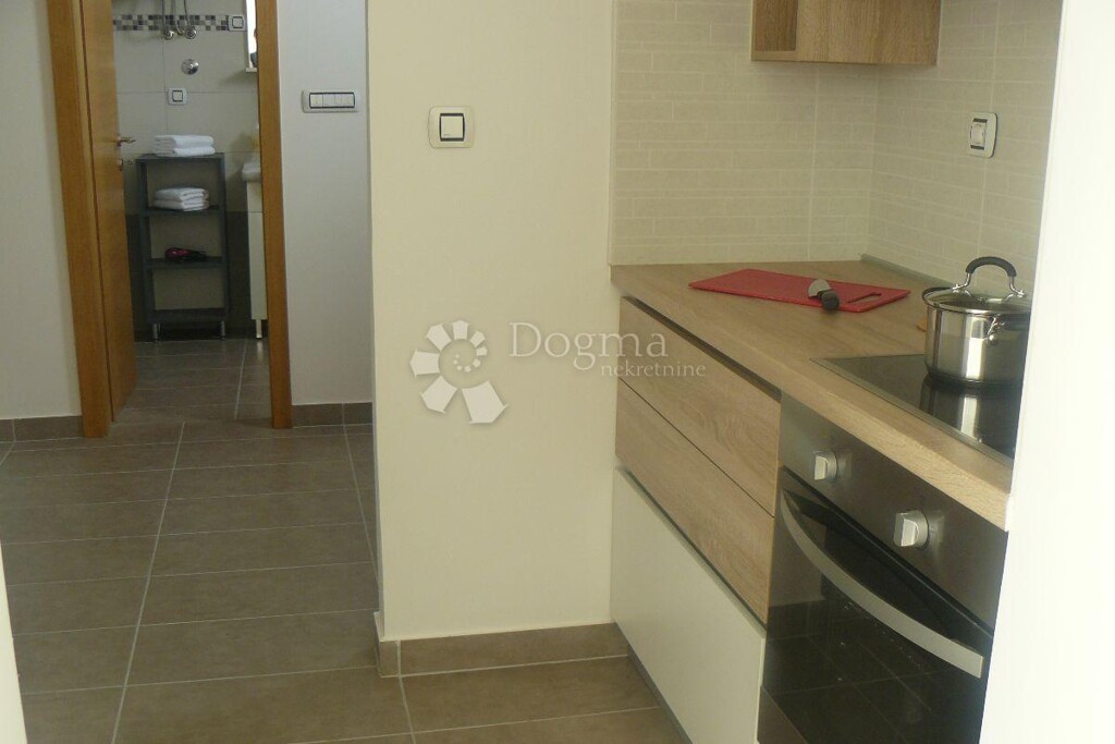 Image 5323778 - 9