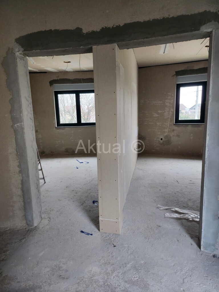 Image 5323844 - 8