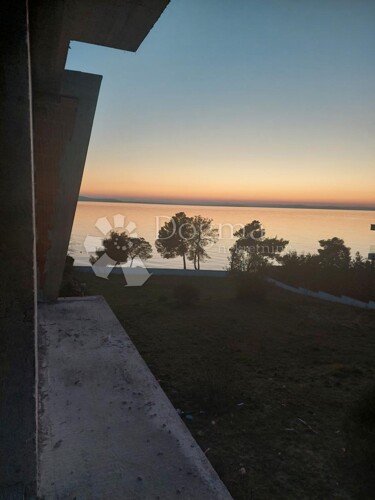 Thumbnail 5326571 - 3