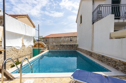 Hvar, Vrbanj, prekrasna kuća