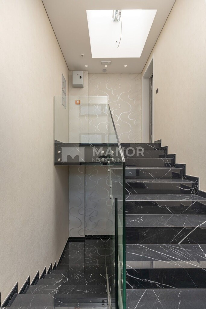 Image 5342519 - 21