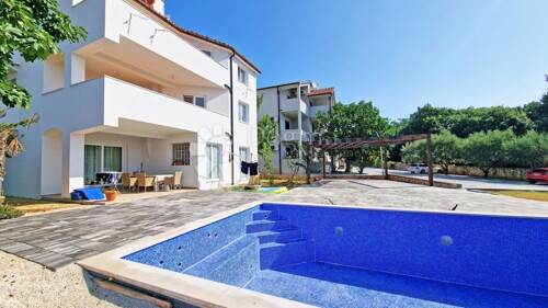 Thumbnail 5358861 - 1