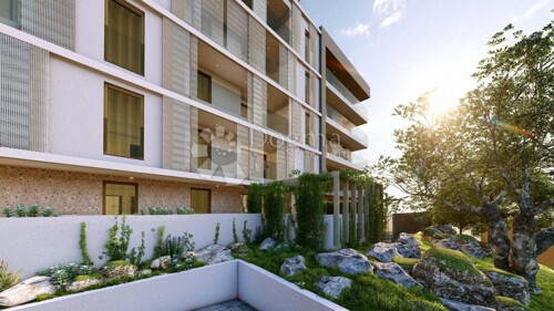 Thumbnail 5360070 - 9