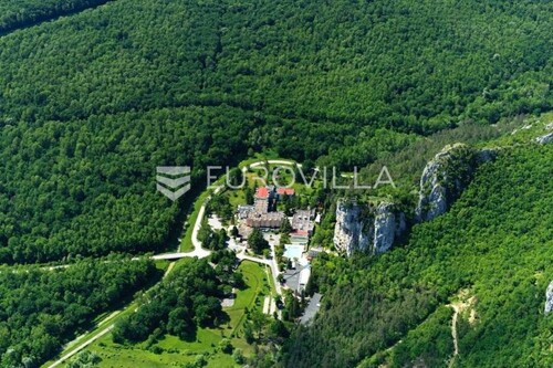 Motovun: hotel, zdravstveni centar, spa resort usred Istre: ogromni potencija...