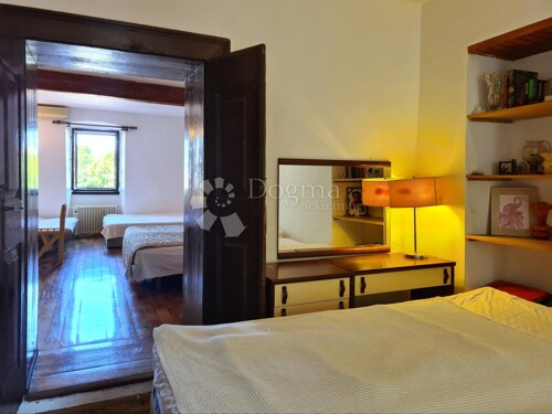 Thumbnail 5362741 - 10