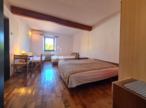 Thumbnail 5362741 - 7