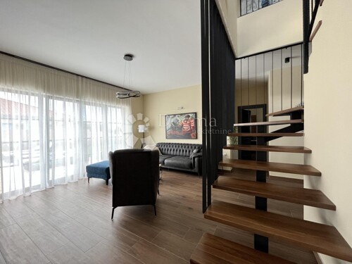 Thumbnail 5364206 - 11