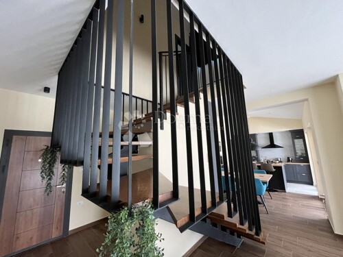 Thumbnail 5364206 - 7