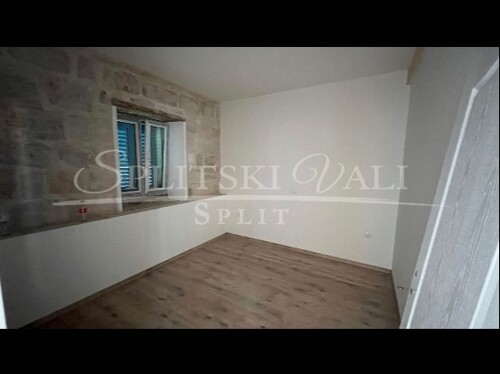Thumbnail 5364431 - 11