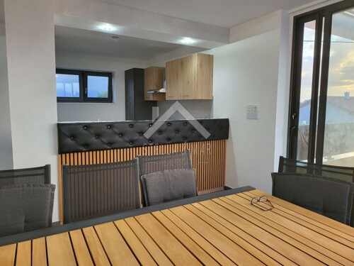 Luksuzna Villa sa Bazenom u Centru - Vir