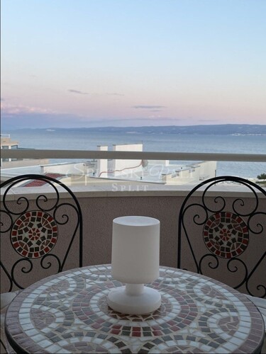 Thumbnail 5368550 - 8