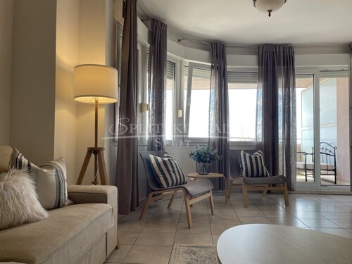 Thumbnail 5368550 - 12