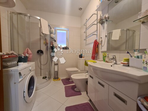 Thumbnail 5368870 - 5