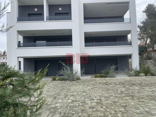 Thumbnail 5380068 - 4