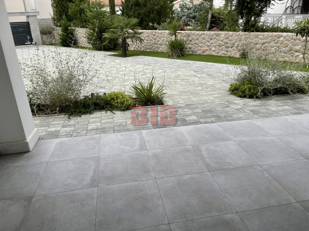 Image 5380068 - 9