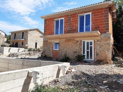 Istra, Trget, kuća 82 m2 sa bazenom, pogled na more, 450 m od mora (prodaja)