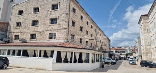 Metković, centar - poslovni prostor za adaptaciju 288m2