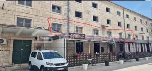 Metković, centar - poslovni prostor za adaptaciju 288m2