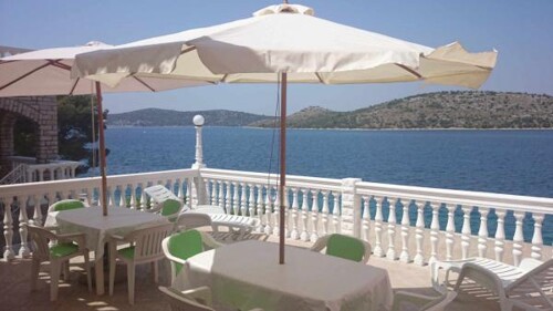 Thumbnail 5381457 - 5