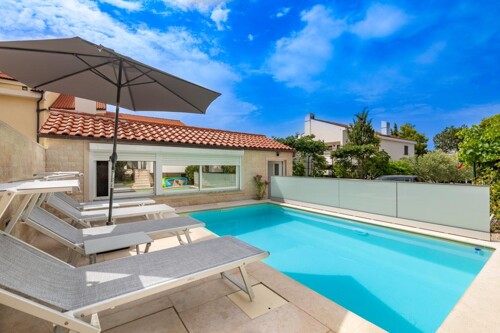 Thumbnail 5381516 - 5