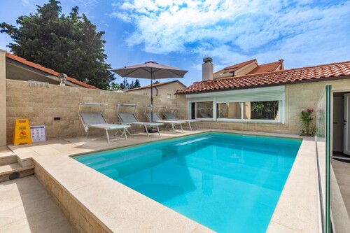 Thumbnail 5381516 - 4