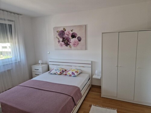 Thumbnail 5381604 - 7