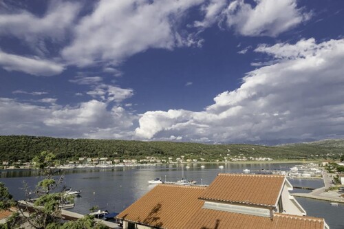 Thumbnail 5381678 - 4