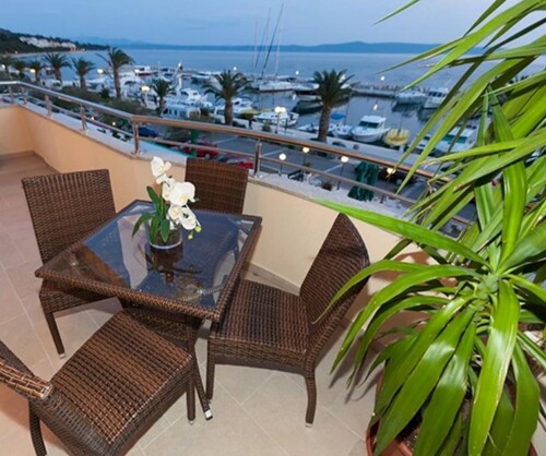 Thumbnail 5381710 - 4