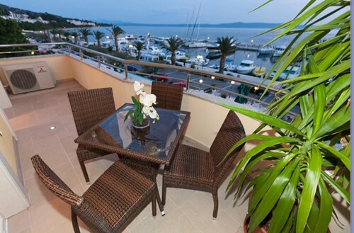 Thumbnail 5381710 - 9