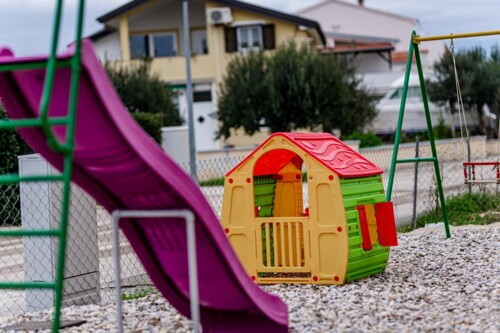 Thumbnail 5381722 - 6