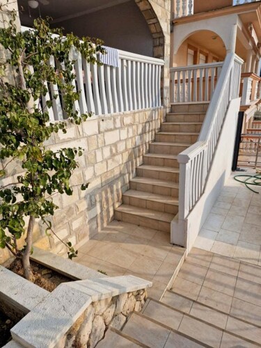 Thumbnail 5381909 - 3