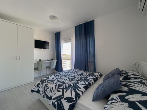 Thumbnail 5381966 - 1