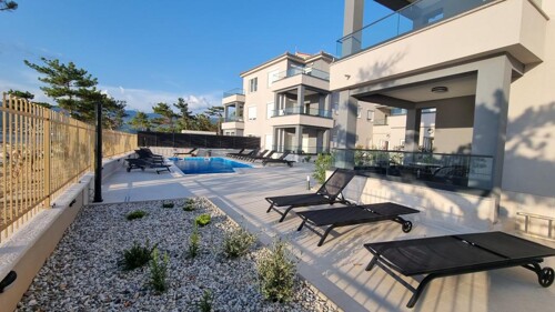 Thumbnail 5382117 - 16