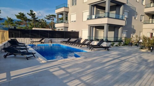 Thumbnail 5382117 - 12