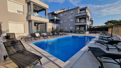 Thumbnail 5382117 - 10