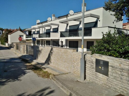 Thumbnail 5382228 - 1