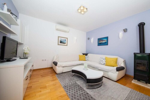 Thumbnail 5382305 - 13