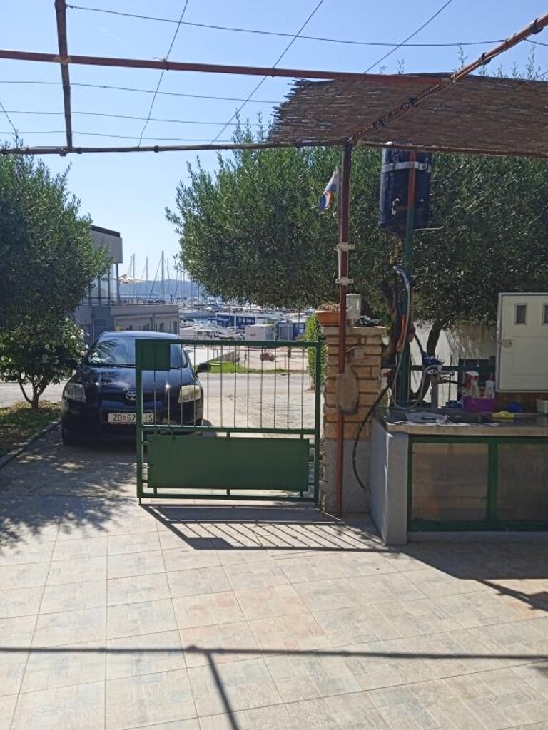 Image 5382542 - 14