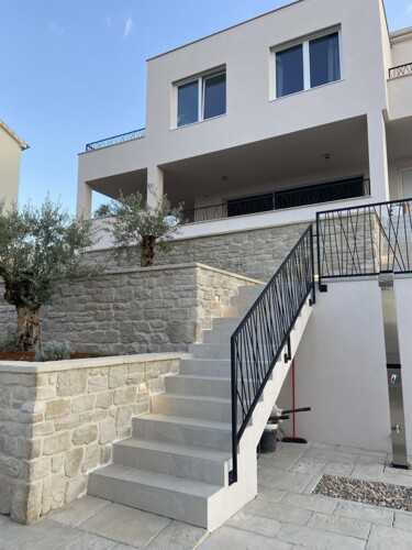 Thumbnail 5382547 - 8