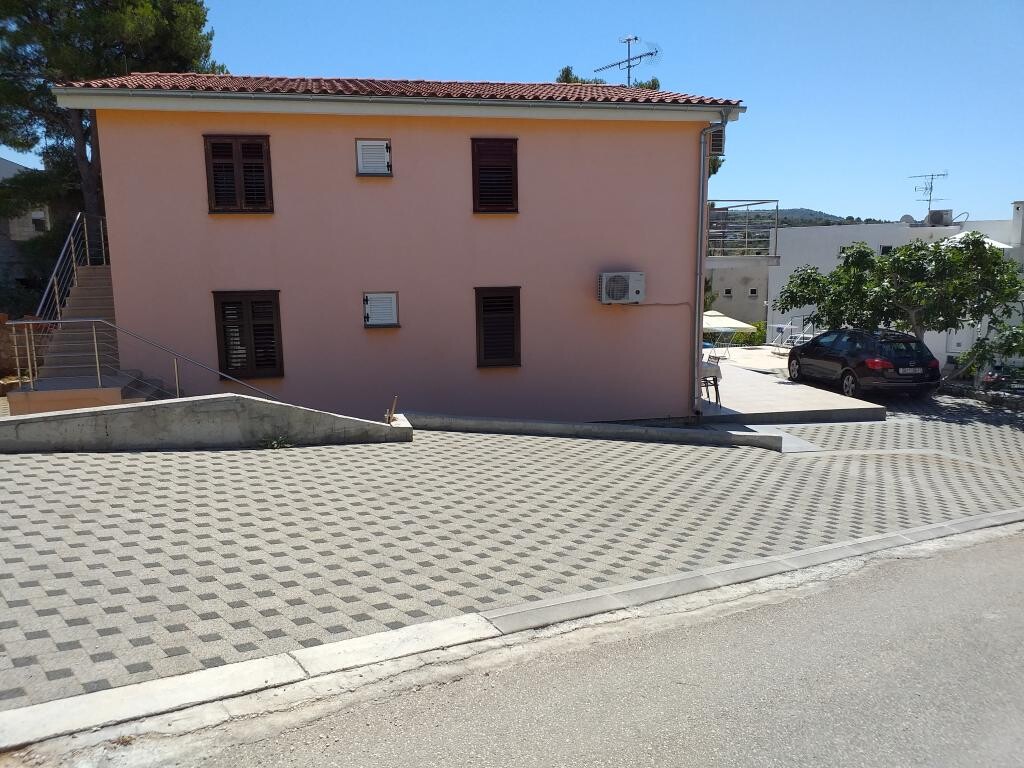 Image 5382551 - 12