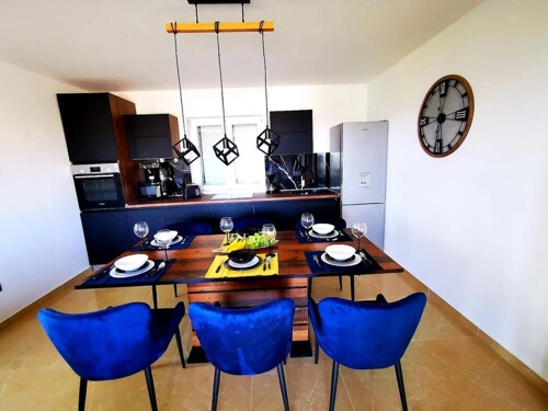 Thumbnail 5382640 - 13