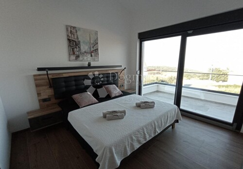 Thumbnail 5393158 - 7