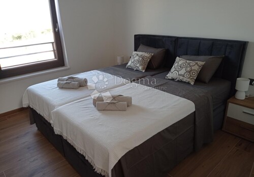 Thumbnail 5393158 - 10