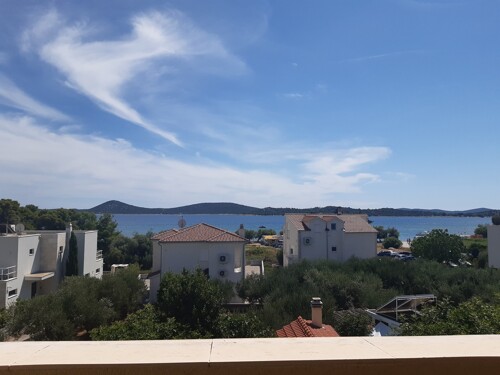 Vodice- 140 m od mora i plaže, prodaja kuće 300m2 sa pogledom na more!