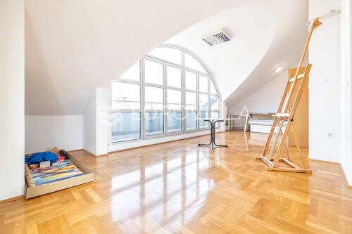 Zagreb, Malešnica stan na trećem katu 65 m2
