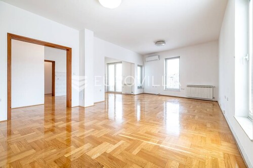 Zagreb, Malešnica stan na drugom katu 120 m2