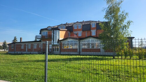 Hotel roh-bau s građevinskim zemljištem 8015 m2