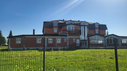 Hotel roh-bau s građevinskim zemljištem 8015 m2