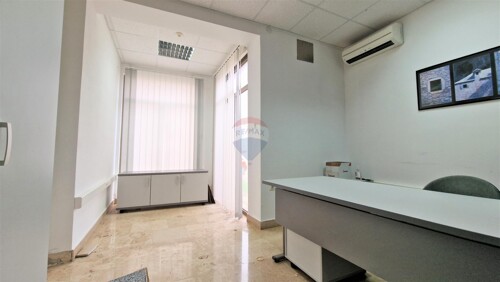 Istra,Umag-Dvoetažni poslovni prostor ua prodaju ili dugoroč